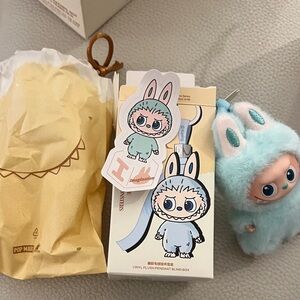 Labubu pin for love I